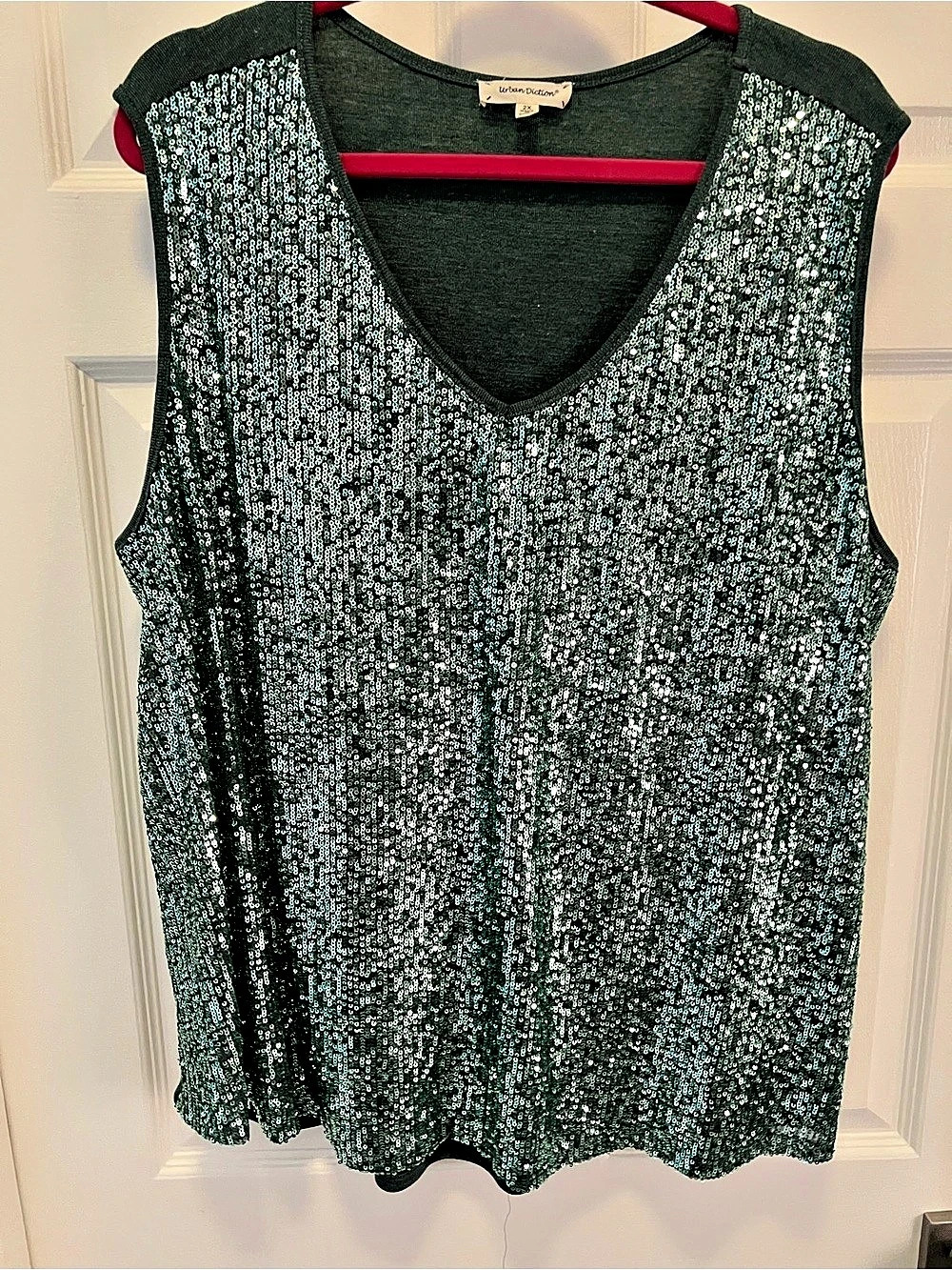 Urban Diction Sequin V-Neck Tank Top in Green Size 2X Like New